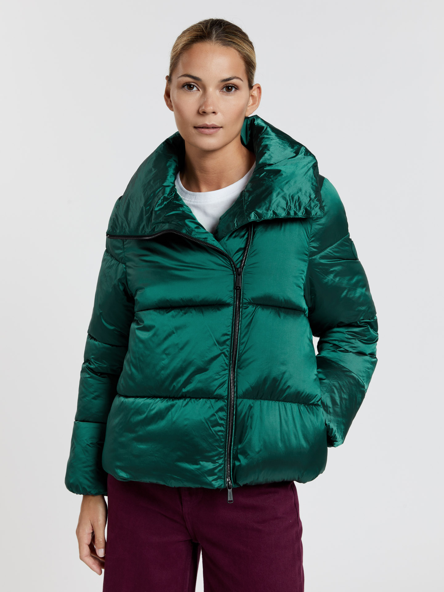 Puffer jacket with high collar