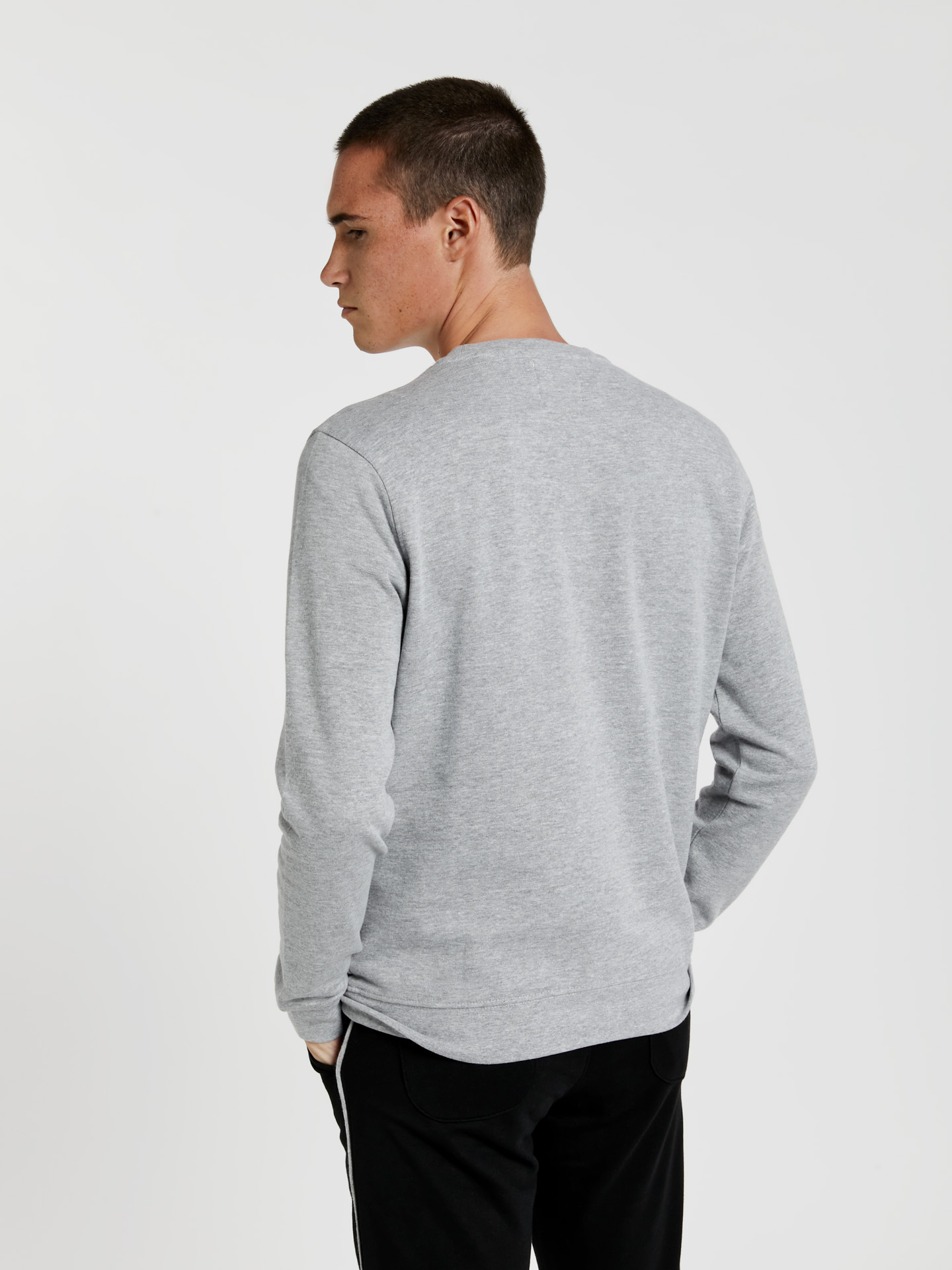 Men's basic sweatshirt