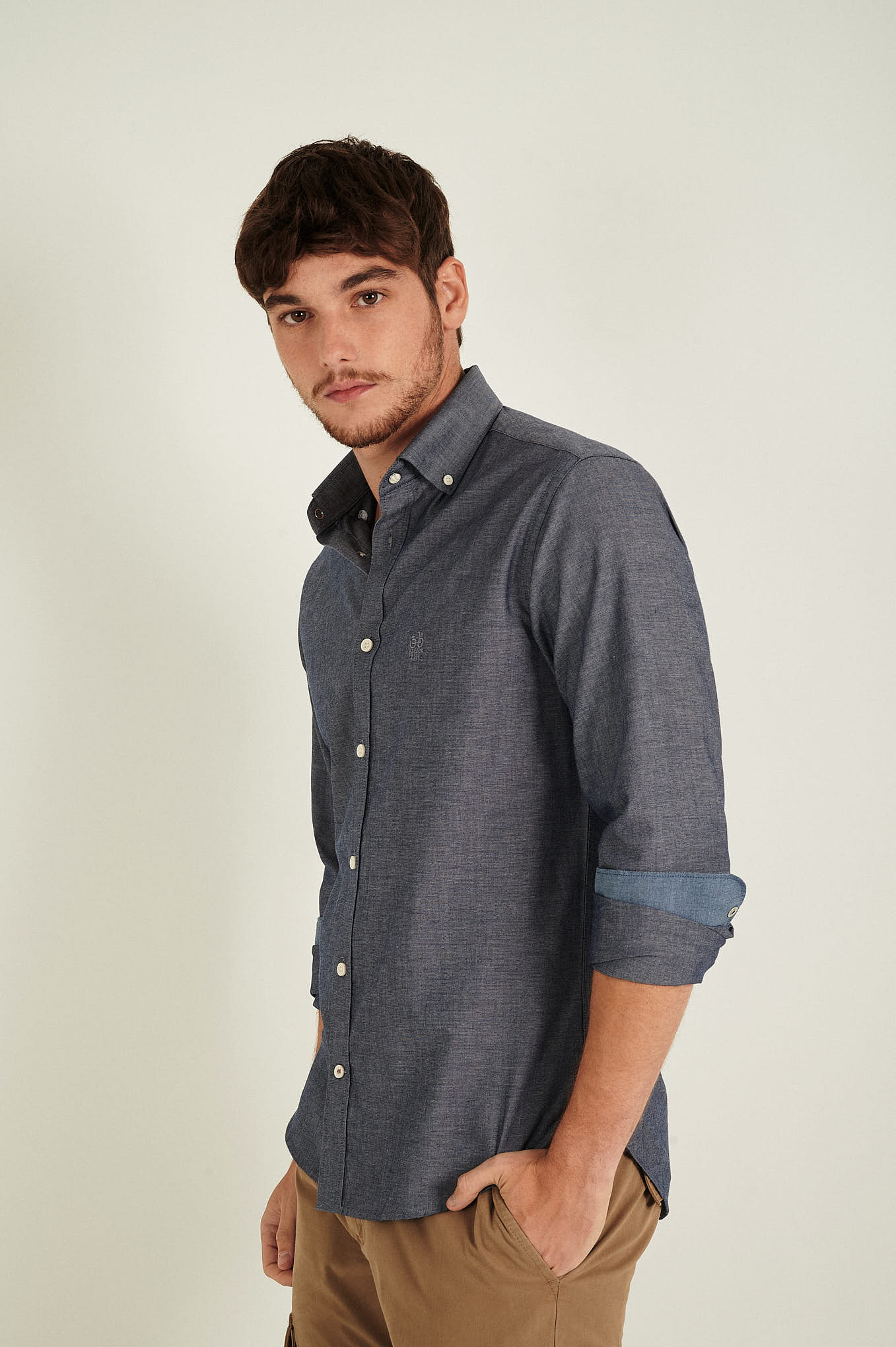Men's Slim Shirt in Chambray
