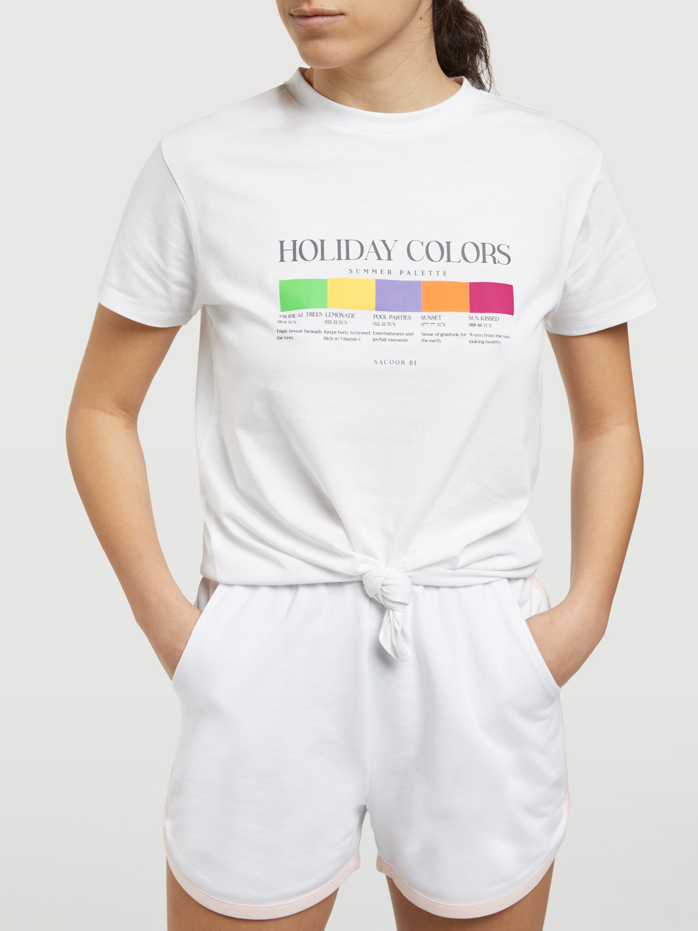 Woman's T-shirt knot Holiday colors