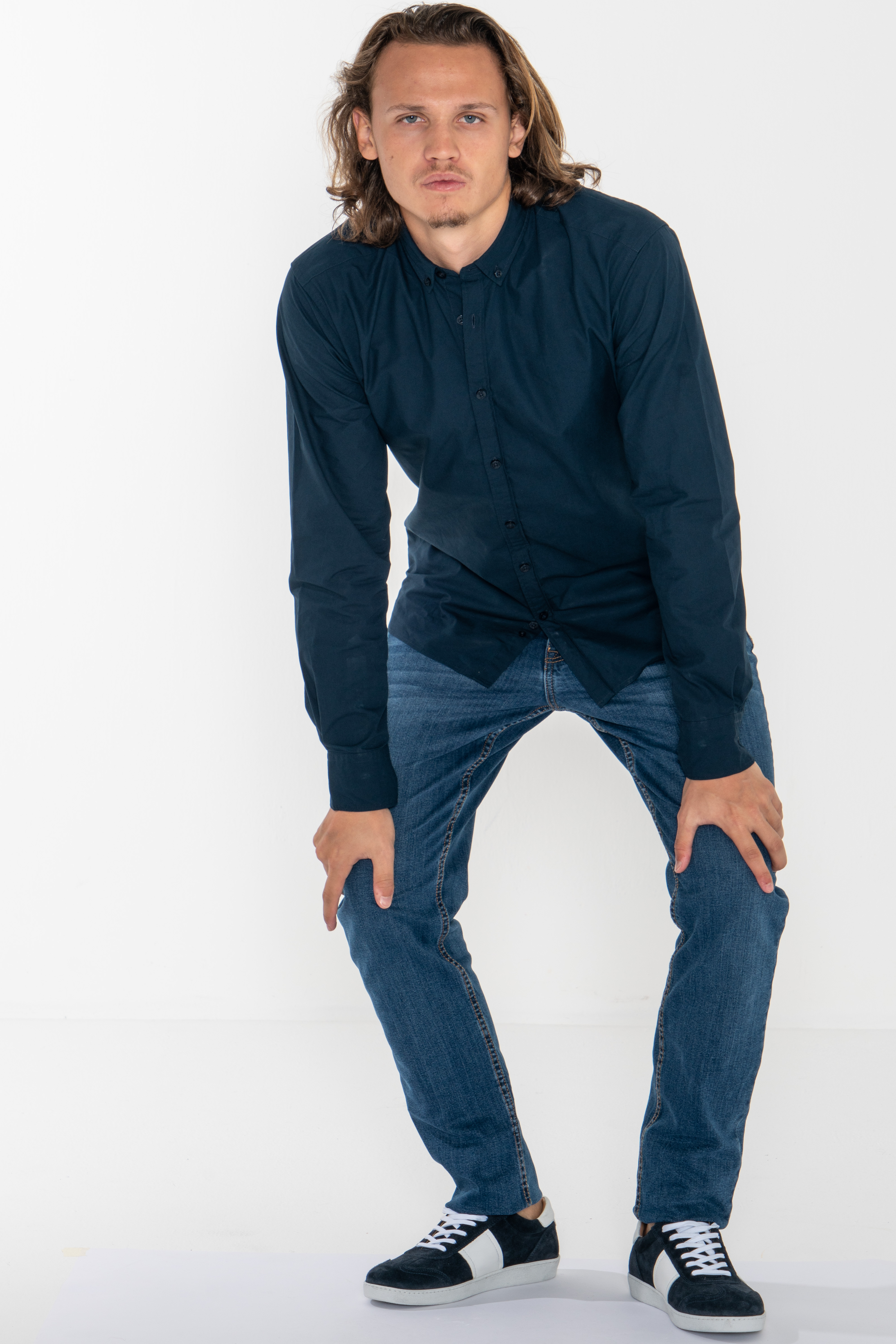 Casual slim fit shirt with Button down collar